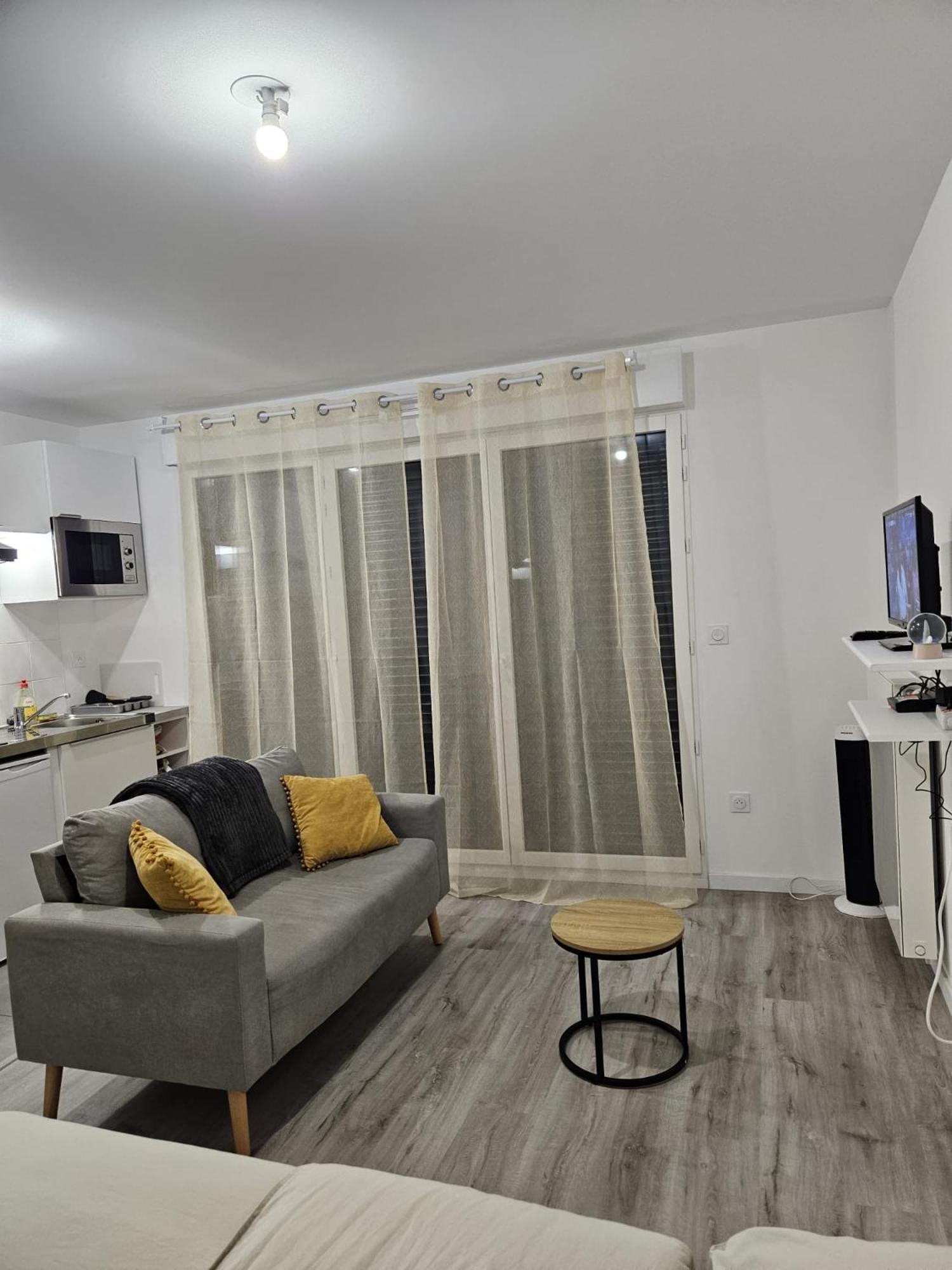 Cosy Situe A Colombes Appartement Bois-Colombes