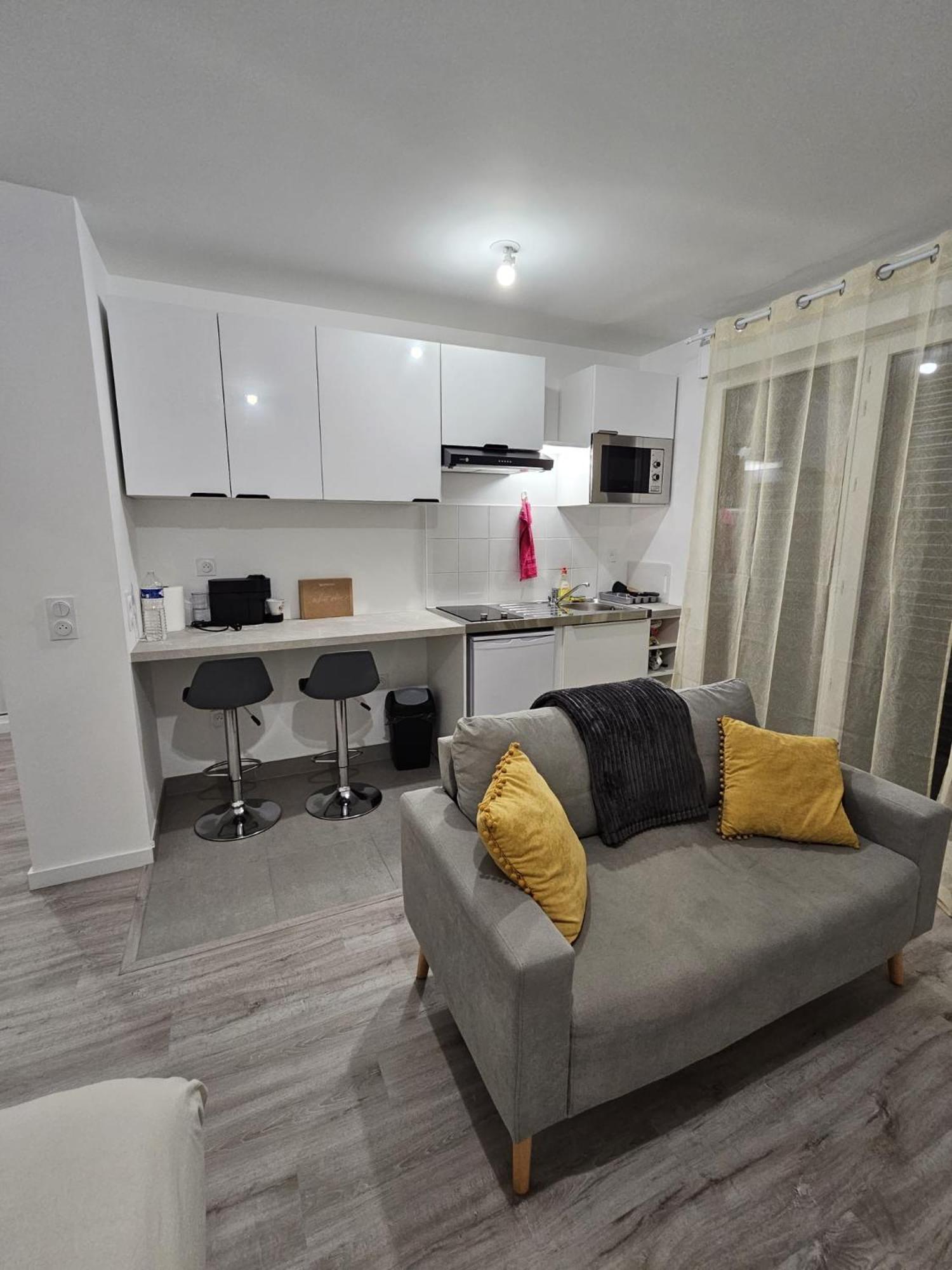 Cosy Situe A Colombes *